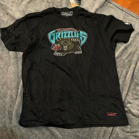 NWT Vancouver Grizzlies Mitchell & Ness tshirt XXL - Picture 2 of 6